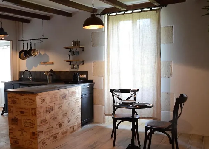 Le Hibou -1 Bed شقة *